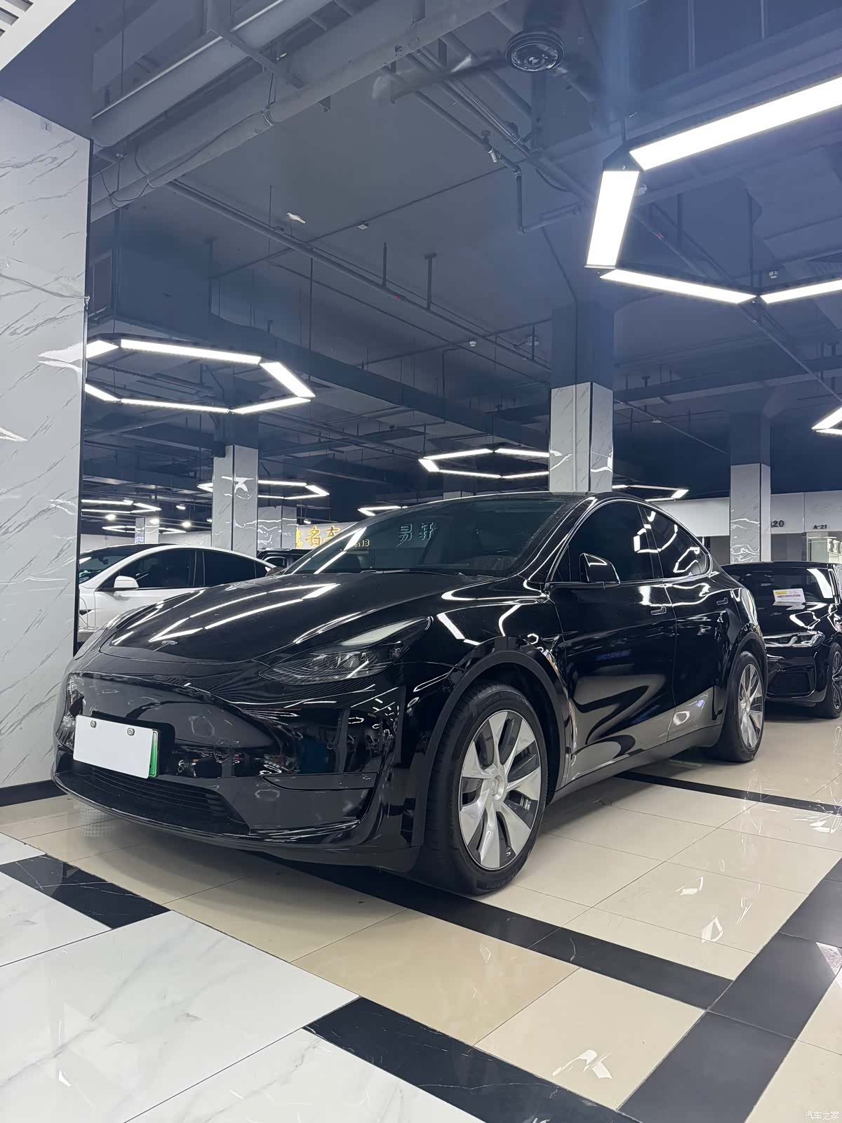 Tesla Model Y, 2023 1