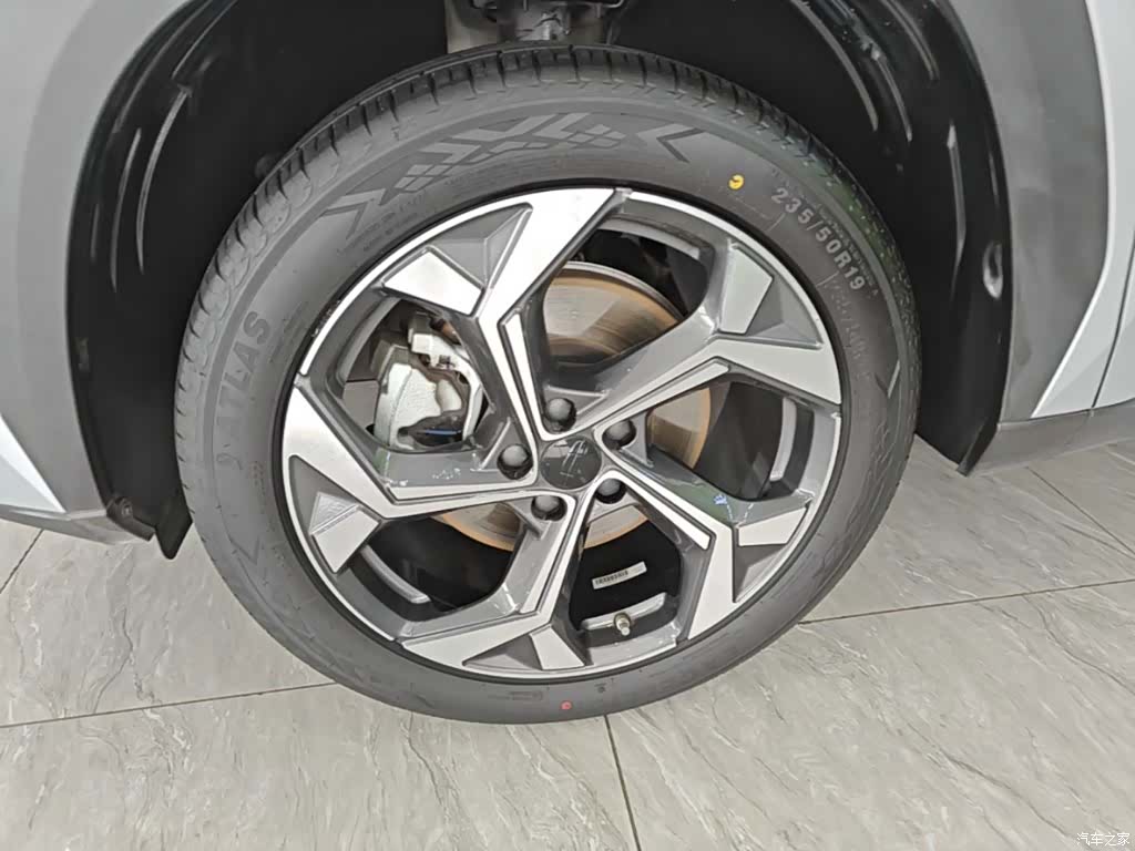Geely Boyue, 2024 23