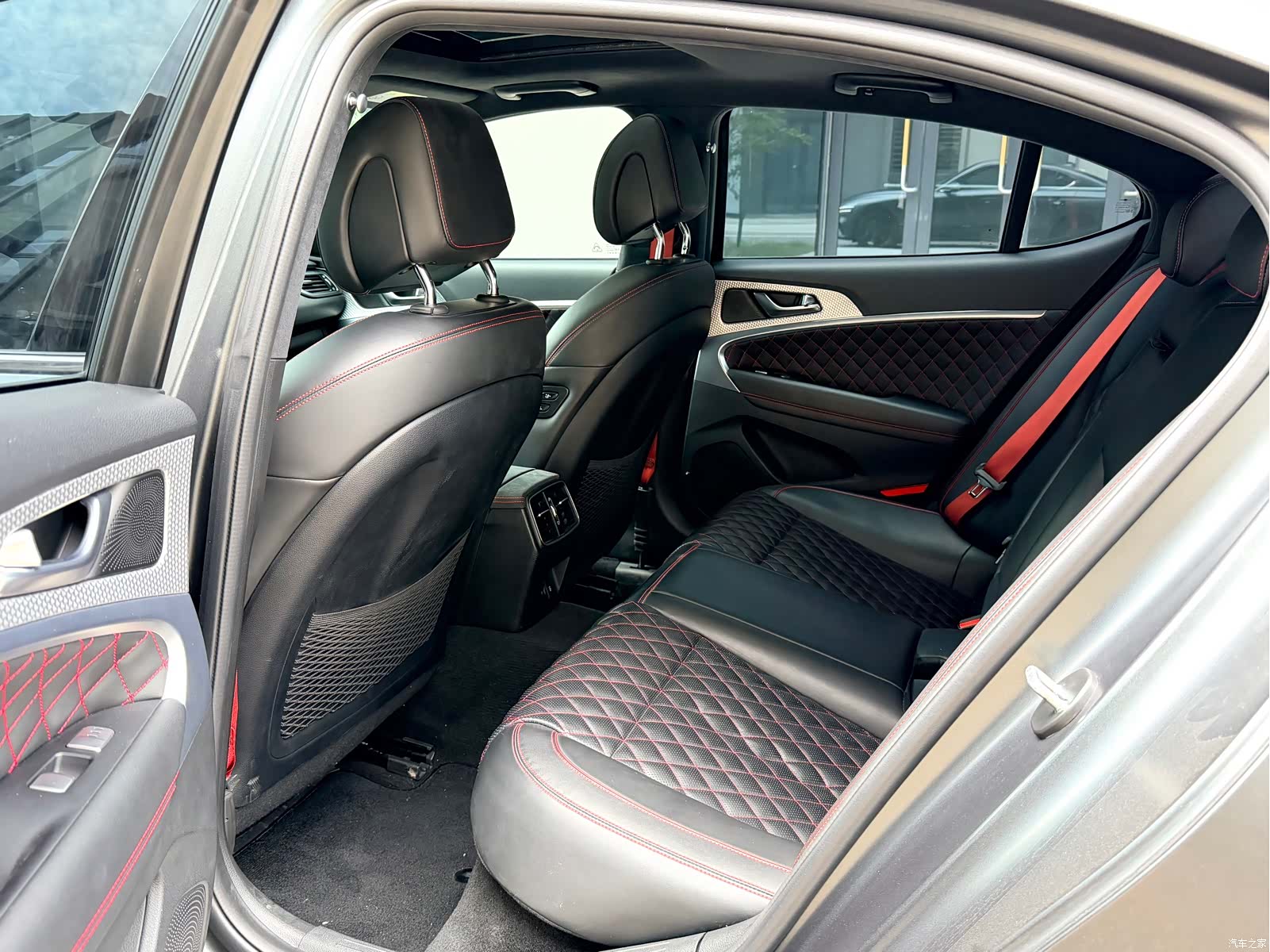 Genesis G70, 2022 10