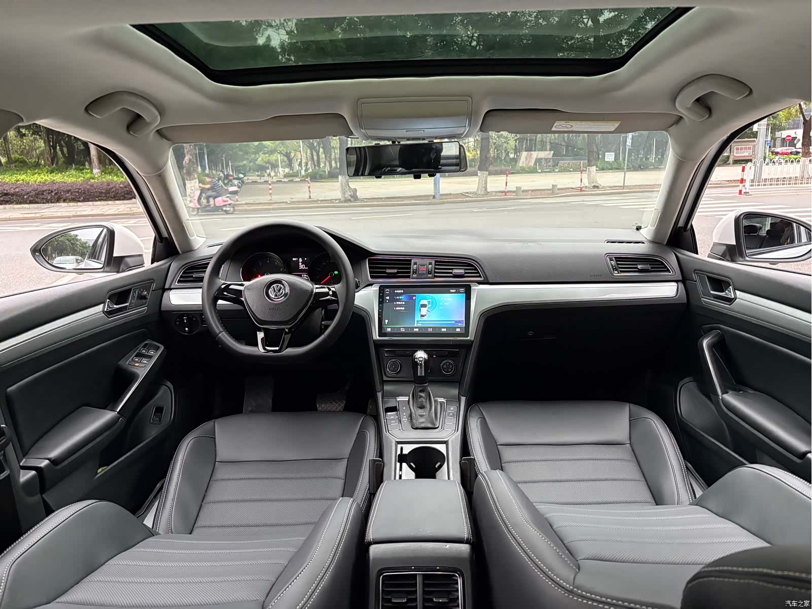 Volkswagen Lamando, 2017 12