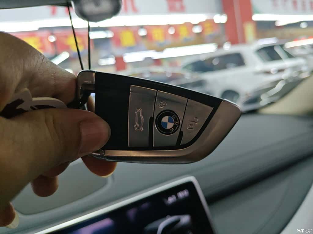 BMW X6, 2018 9