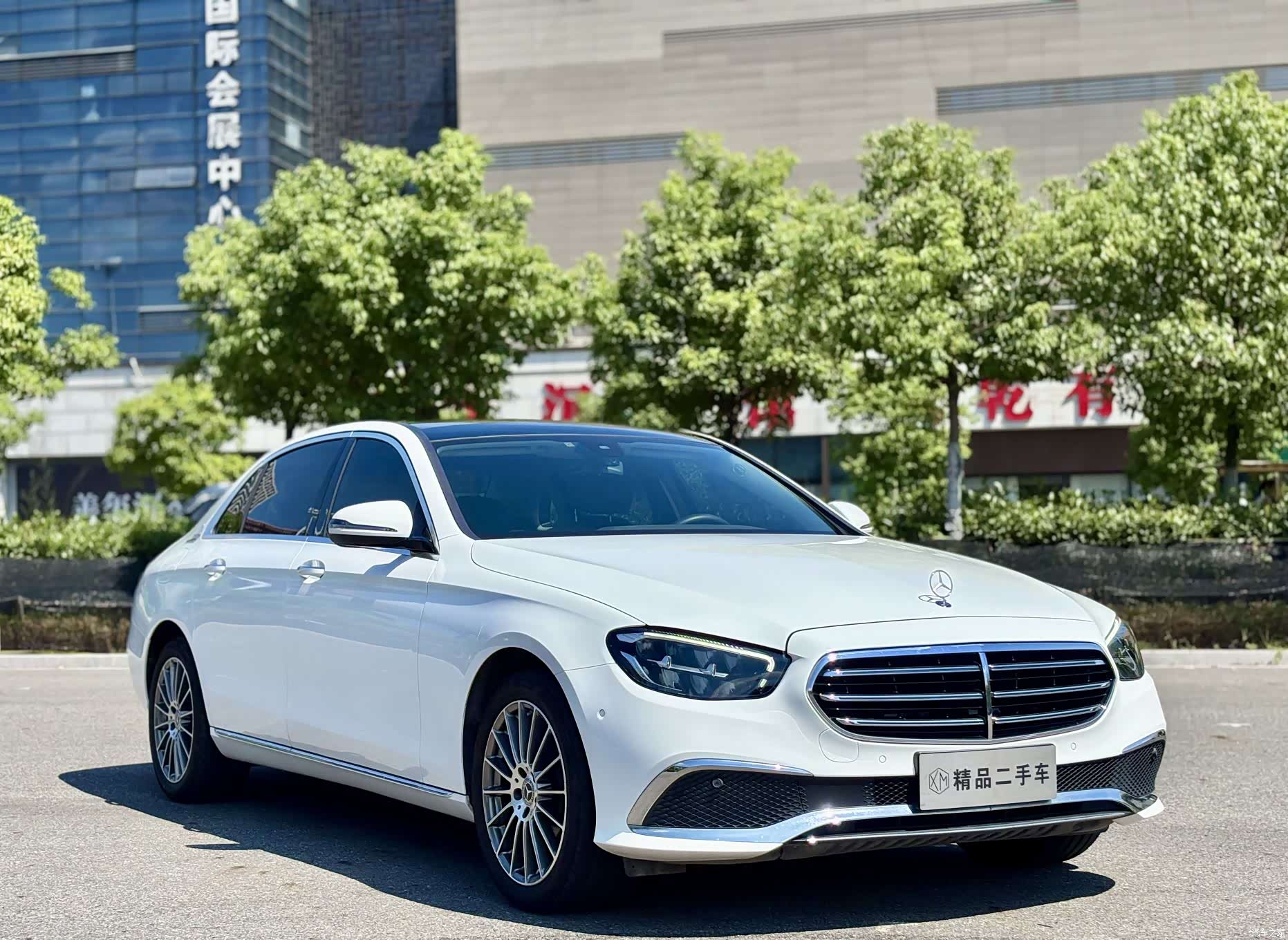 Mercedes-Benz E-Class, 2023 3