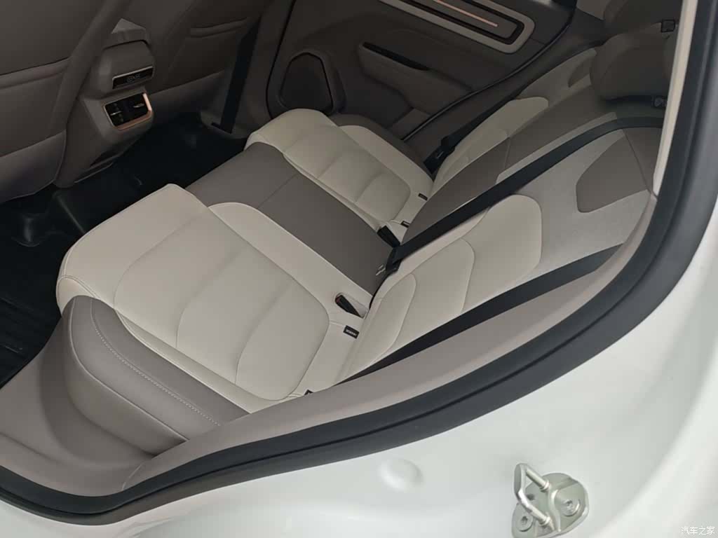 Geely Icon, 2025 17