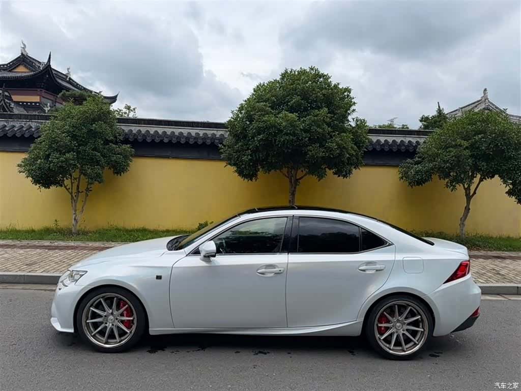 Lexus IS, 2014 3