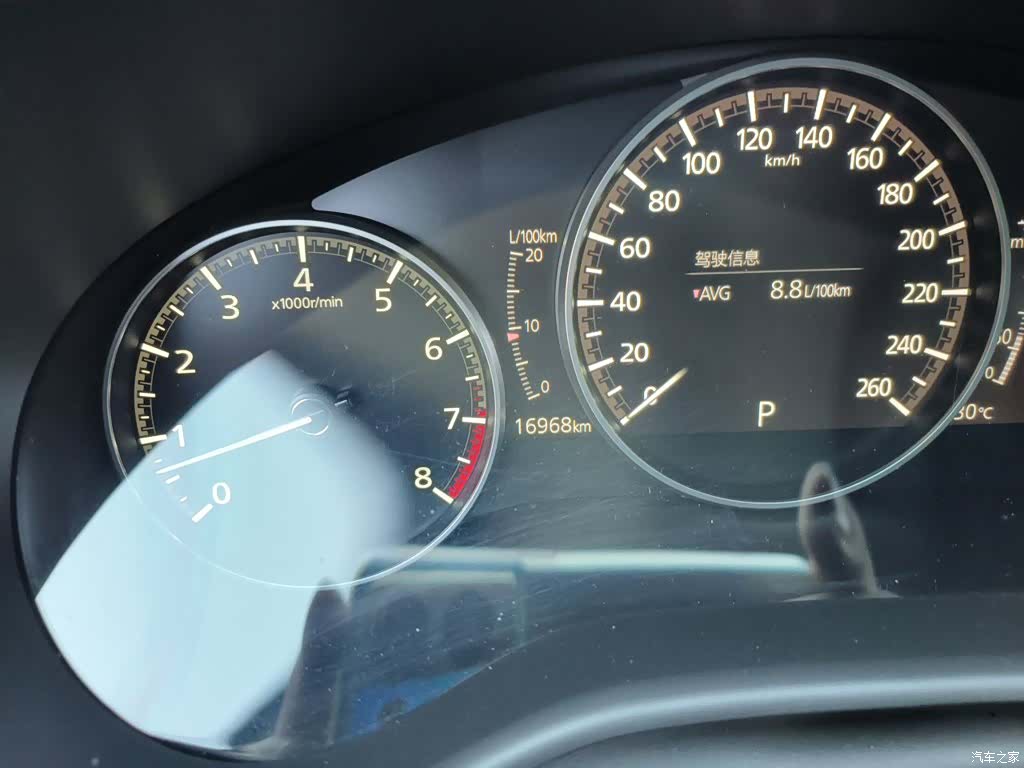 Mazda CX-30, 2025 все фото