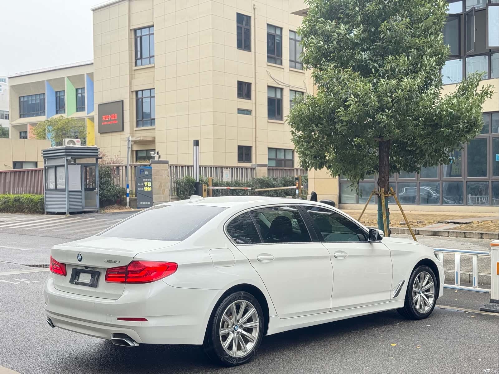 BMW 5 Series, 2017 все фото