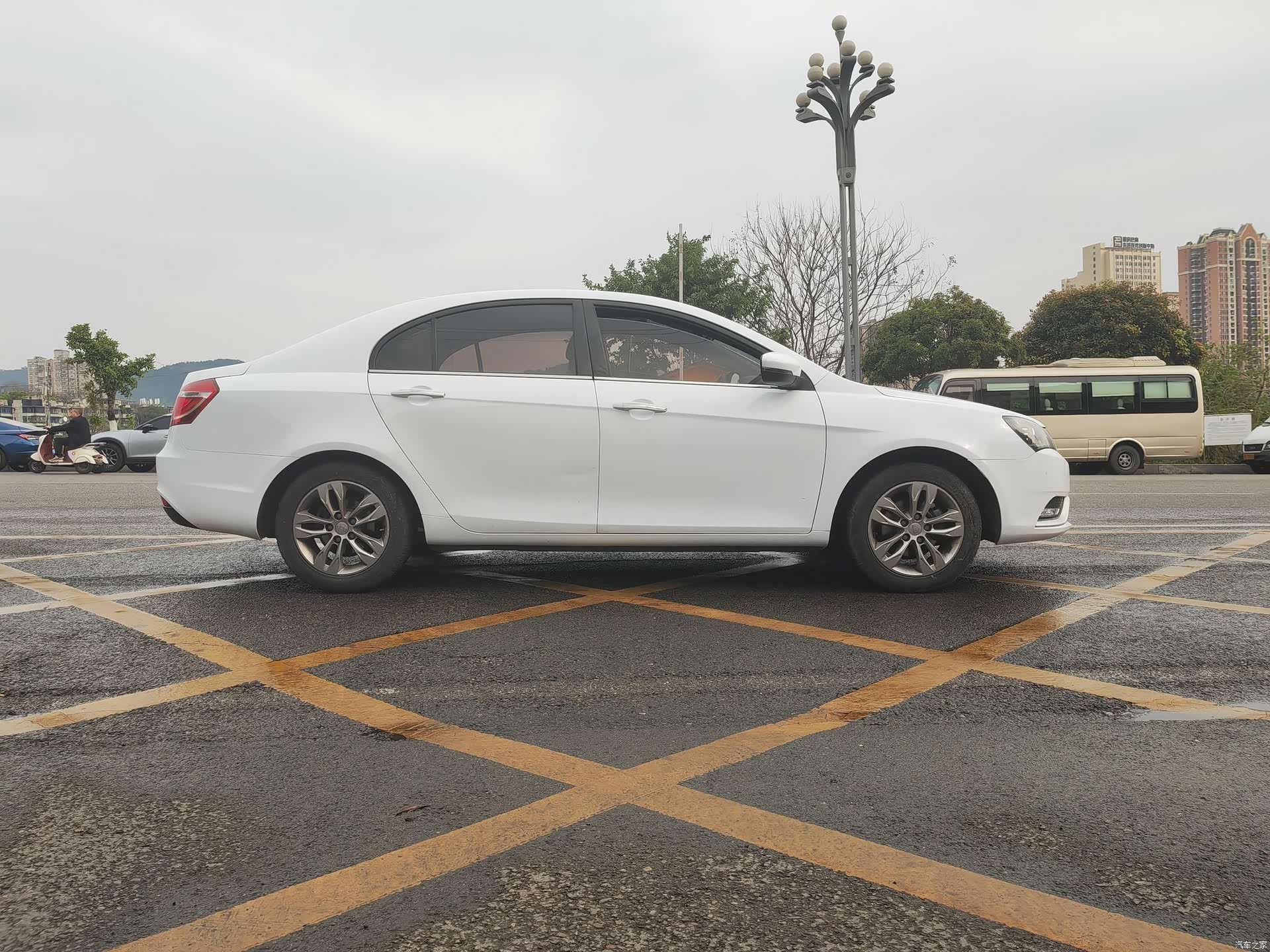 Geely Emgrand, 2016 8