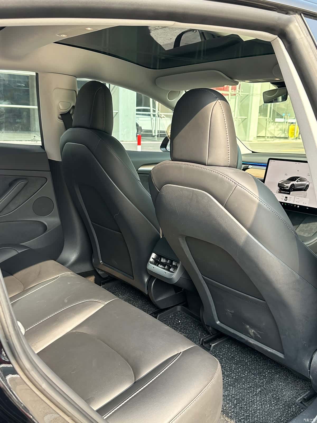 Tesla Model 3, 2023 7