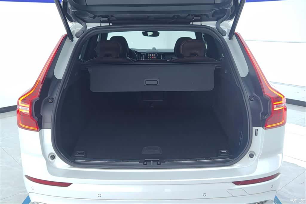 Volvo XC60, 2024 4