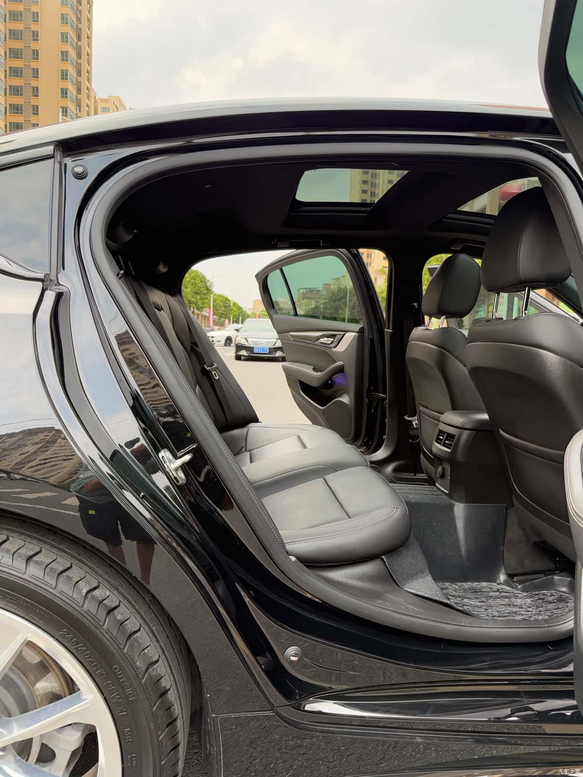 Cadillac CT5, 2023 25