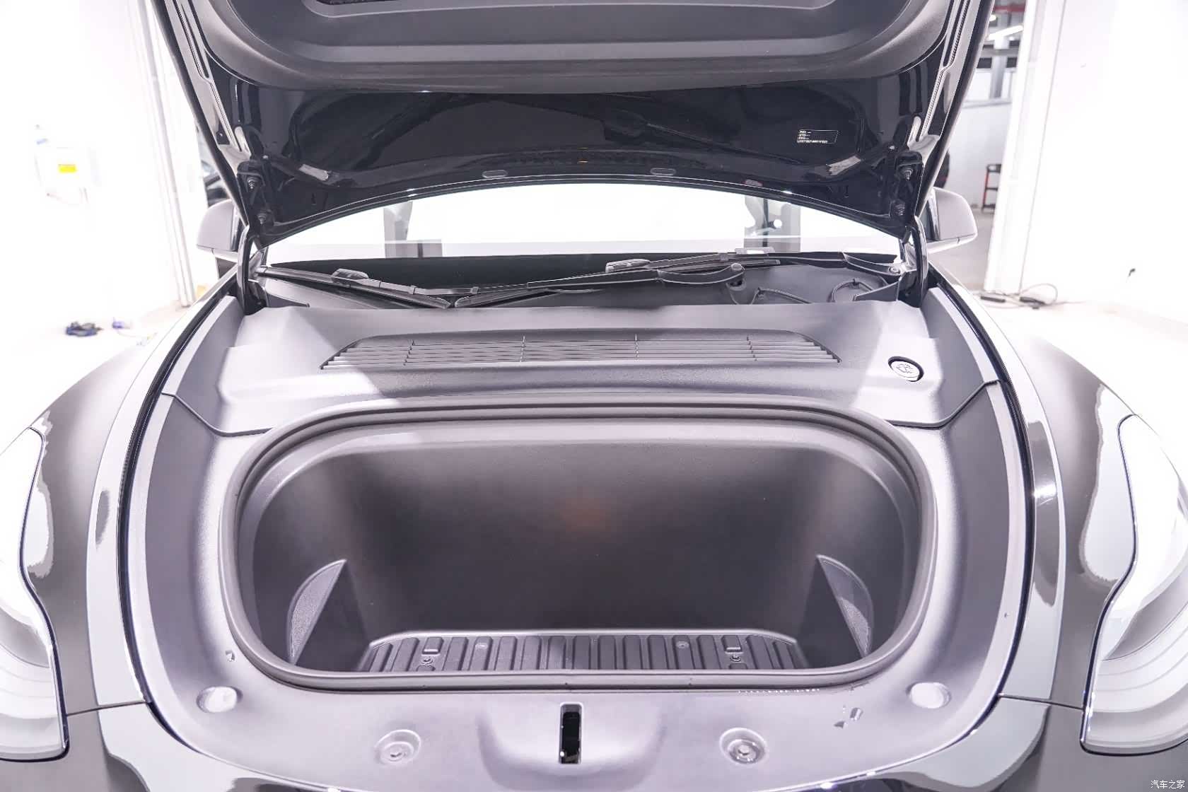 Tesla Model Y, 2021 15