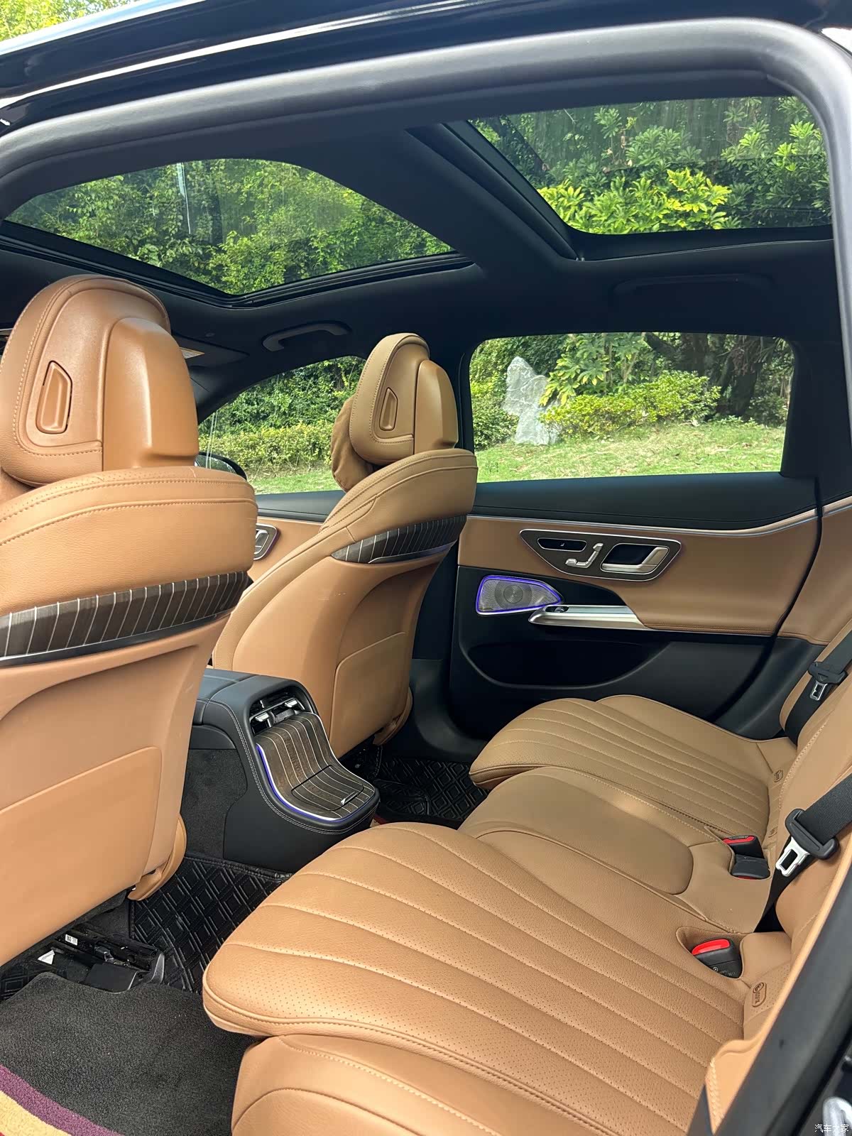 Mercedes-Benz E-Class, 2024 9