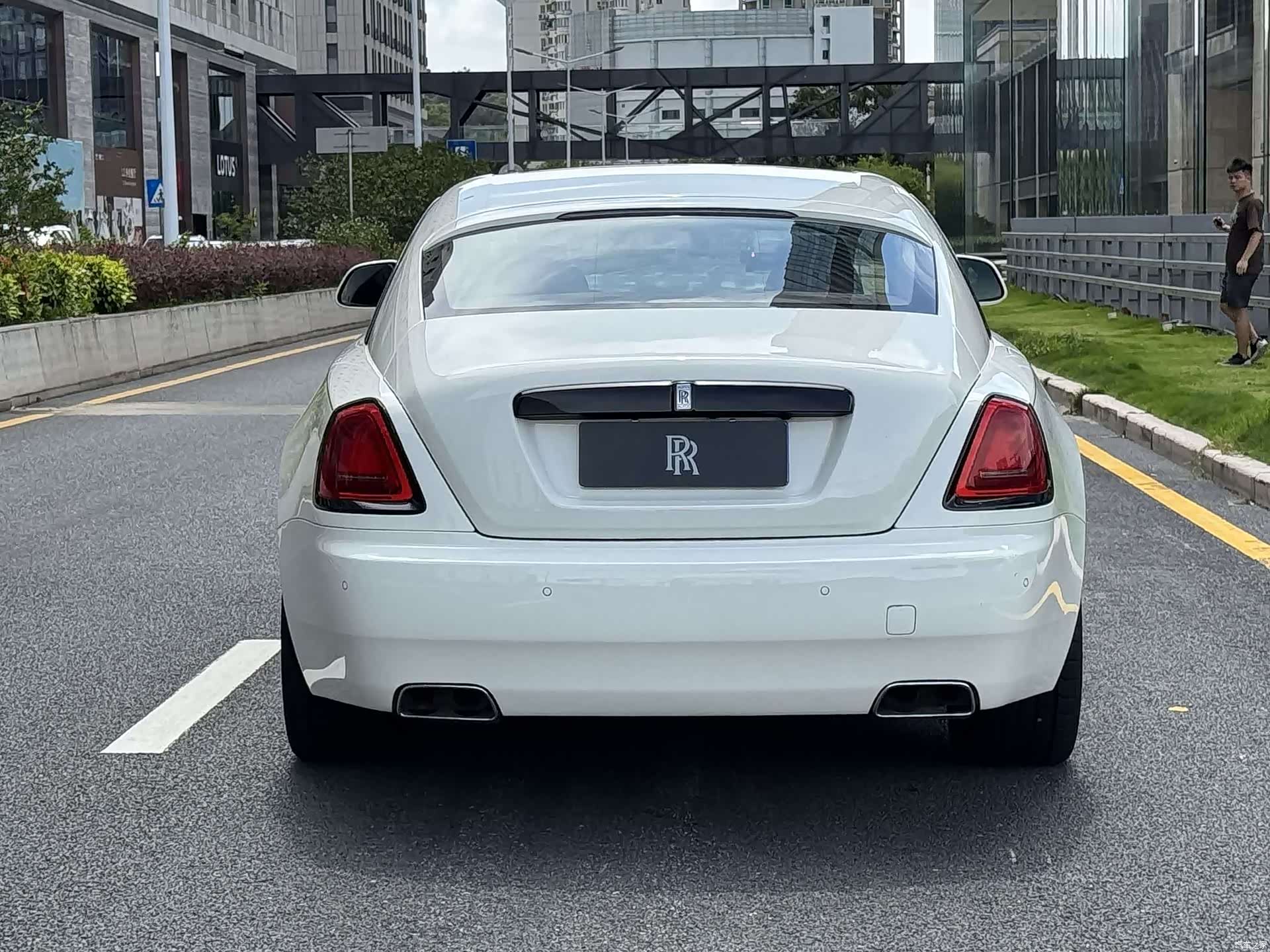 Rolls-Royce Wraith, 2017 все фото