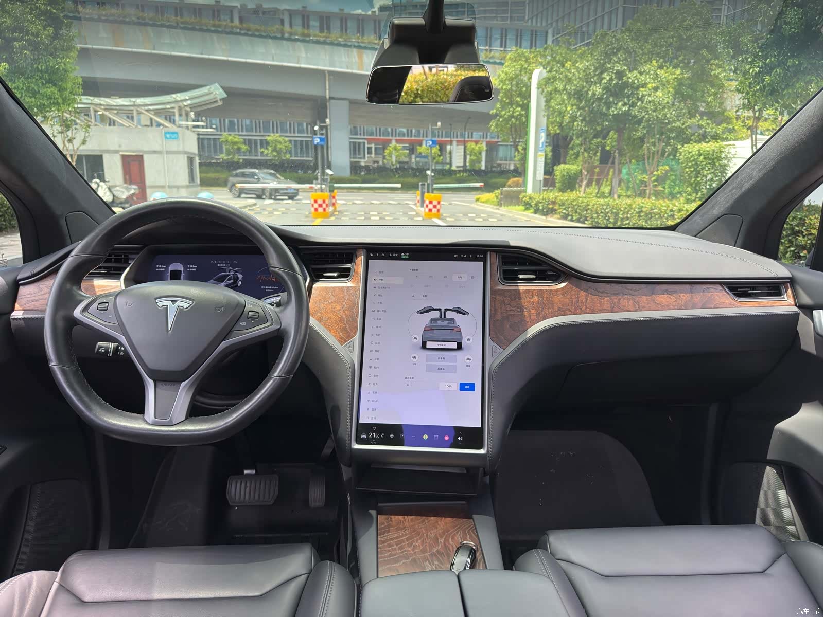 Tesla Model X, 2019 21
