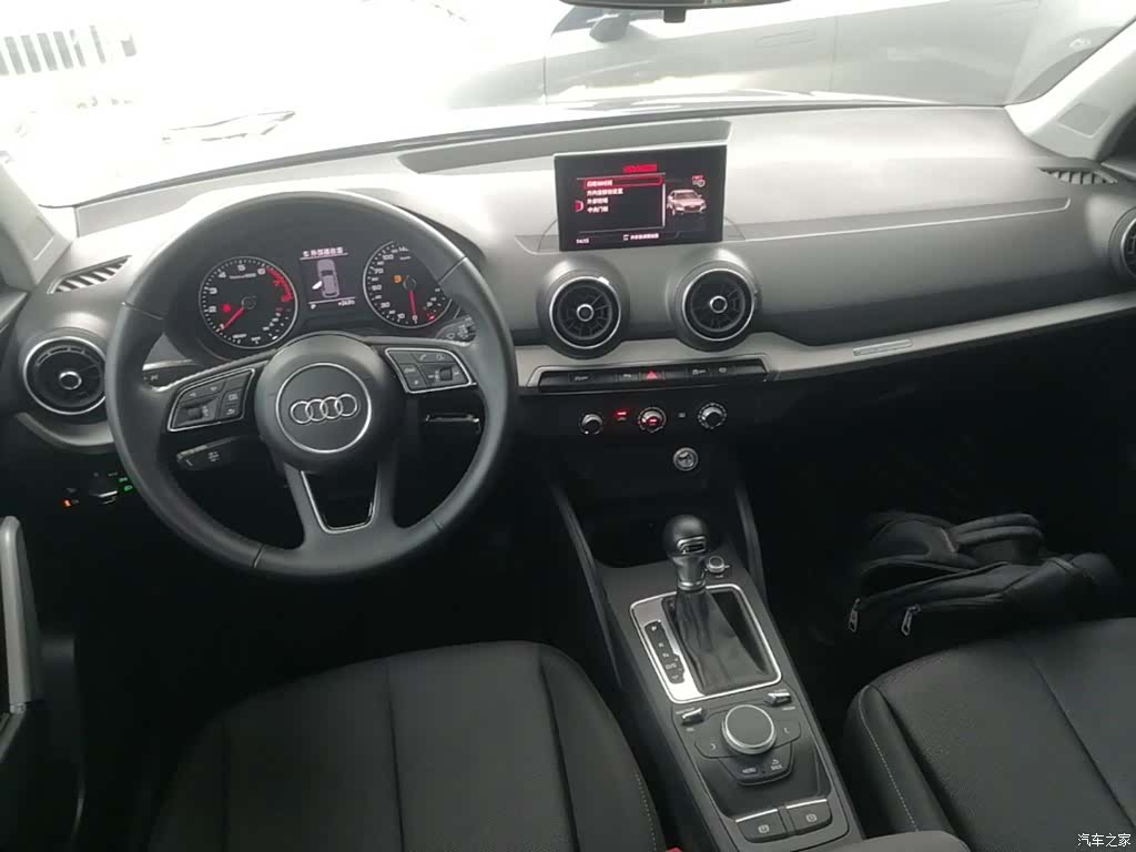 Audi Q2L, 2020 10