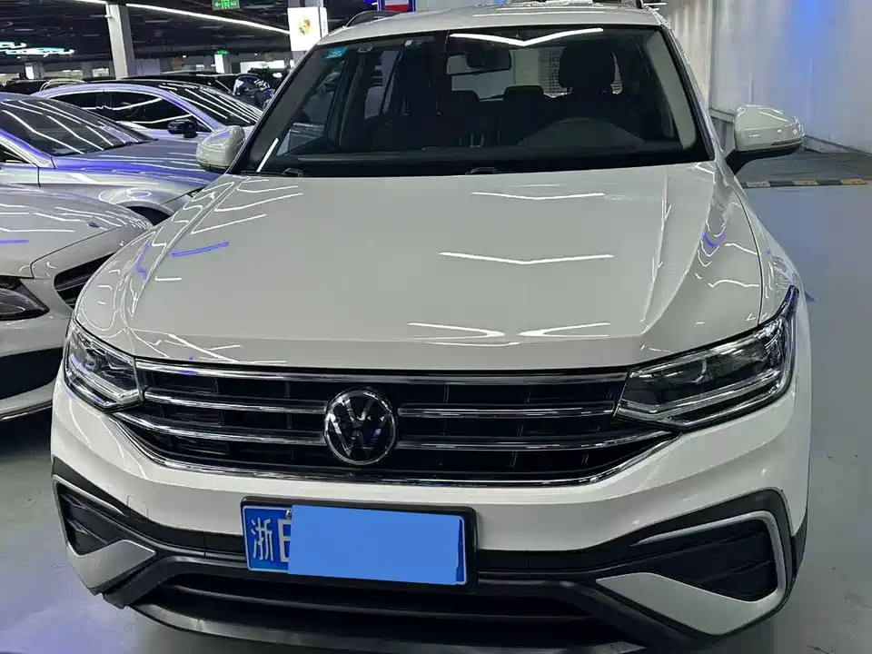 Volkswagen Tiguan L