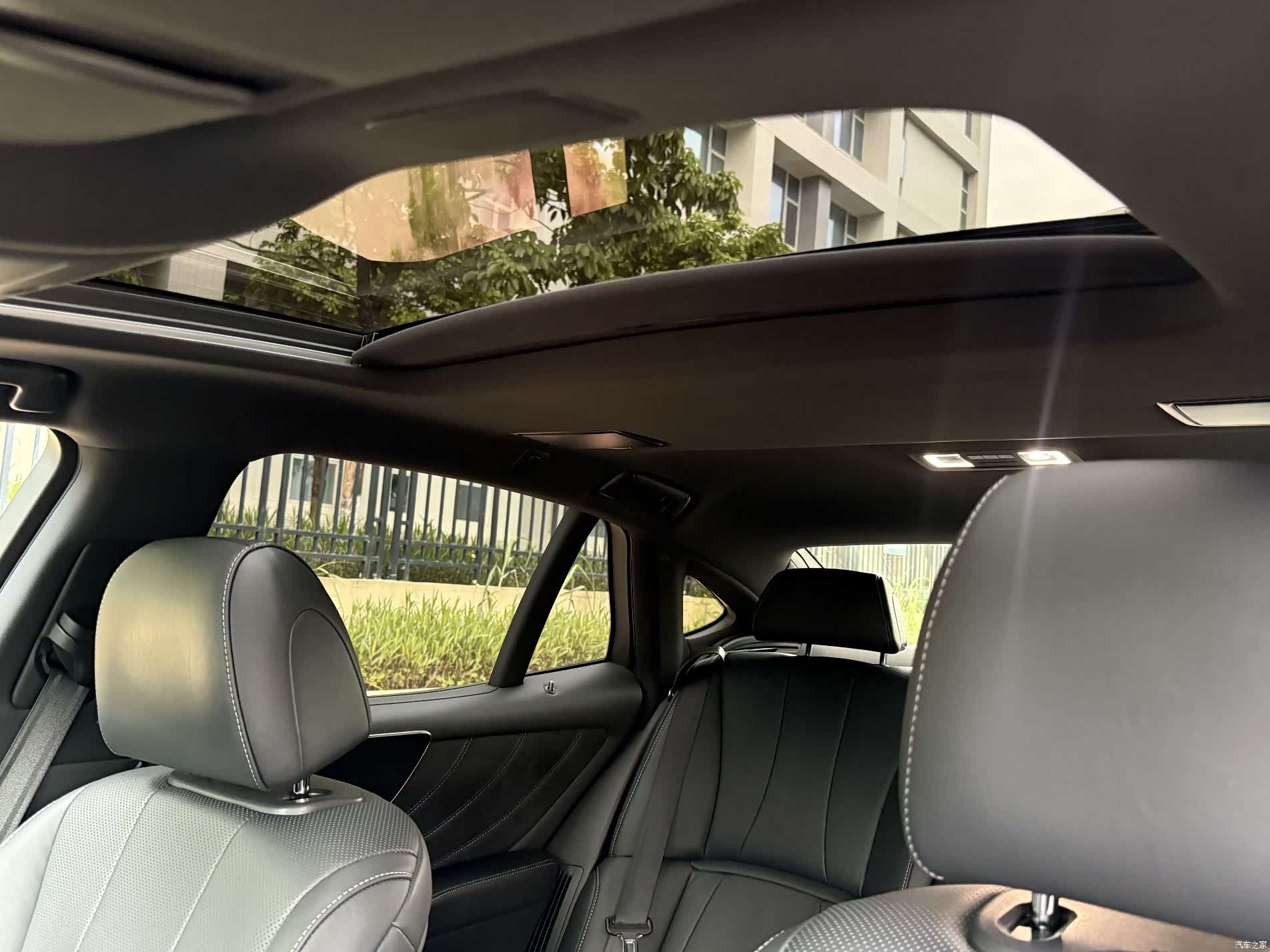 Lexus LS, 2021 10