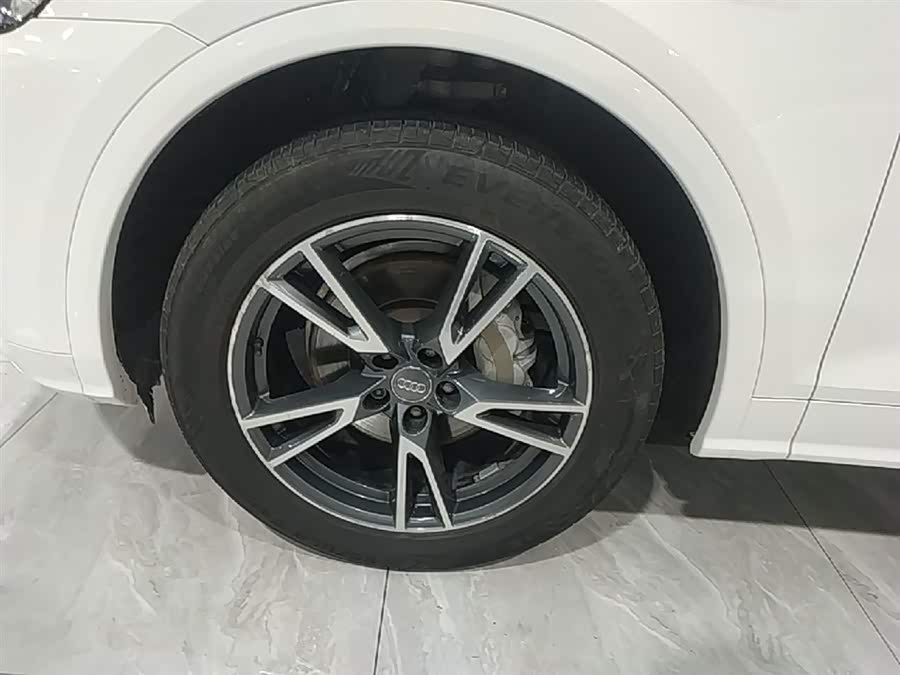 Audi Q5L 2019, фото 23