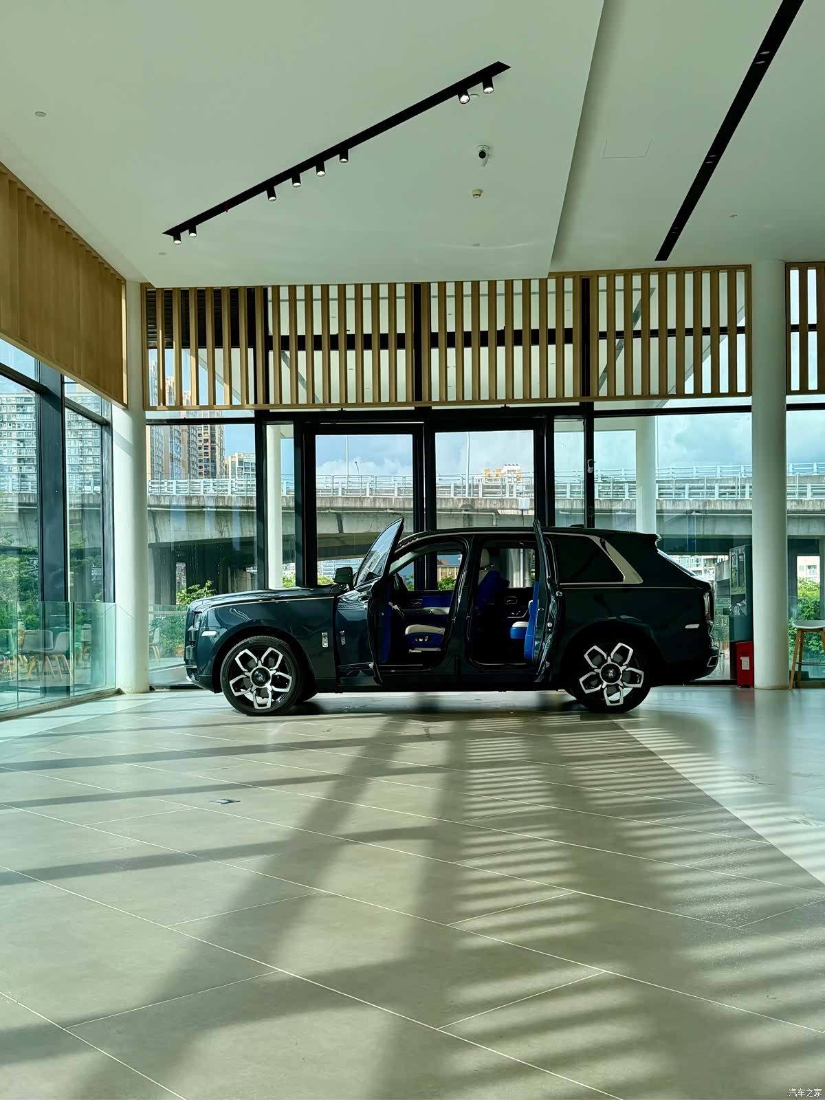 Rolls-Royce Cullinan, 2019 4