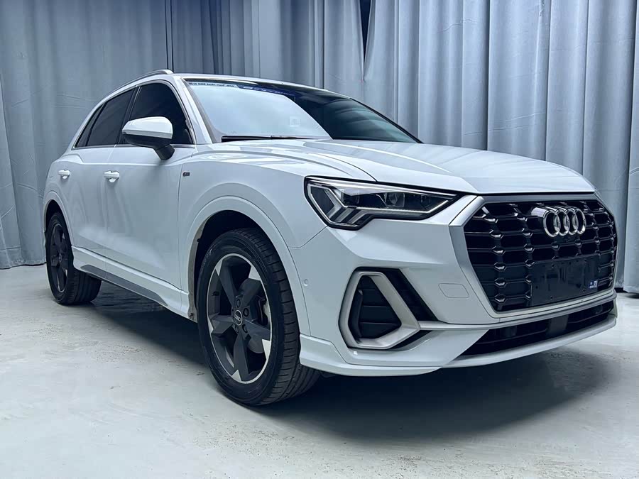 Audi Q3 2022, фото 3