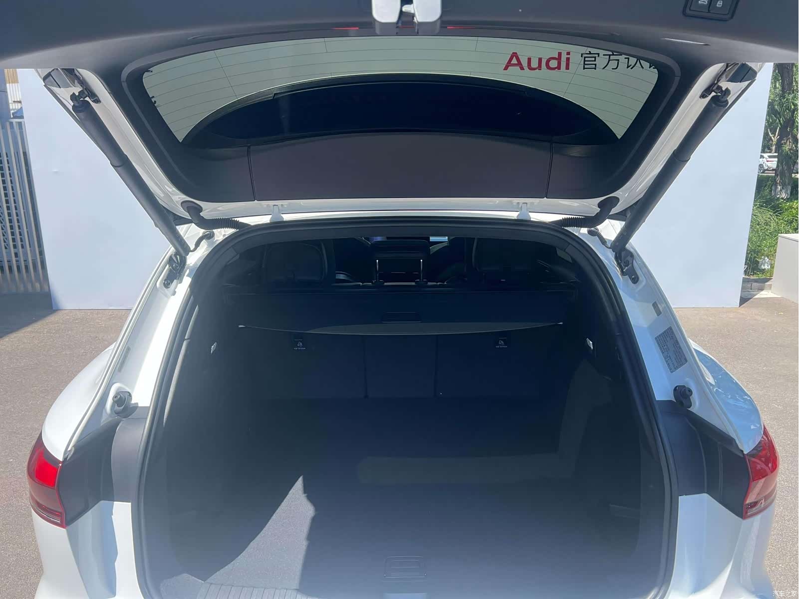 Audi e-tron, 2025 8
