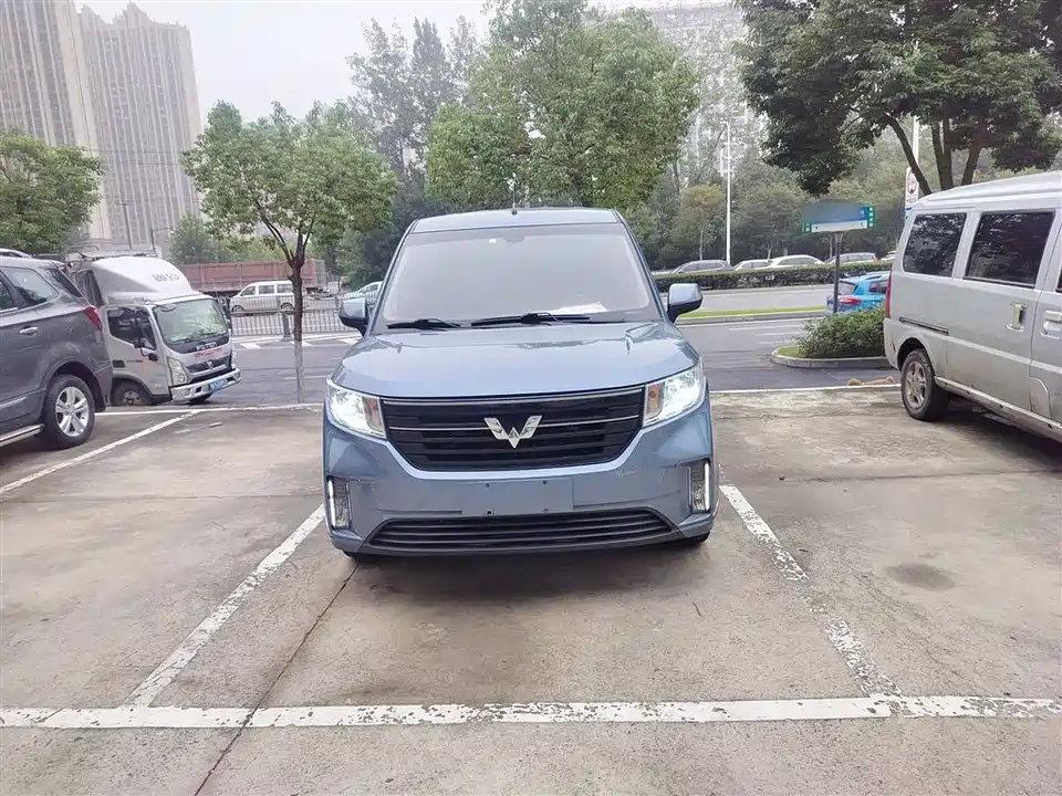 Wuling Wuling Hongguang PLUS