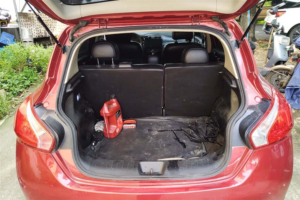 Nissan Tiida, 2012 4