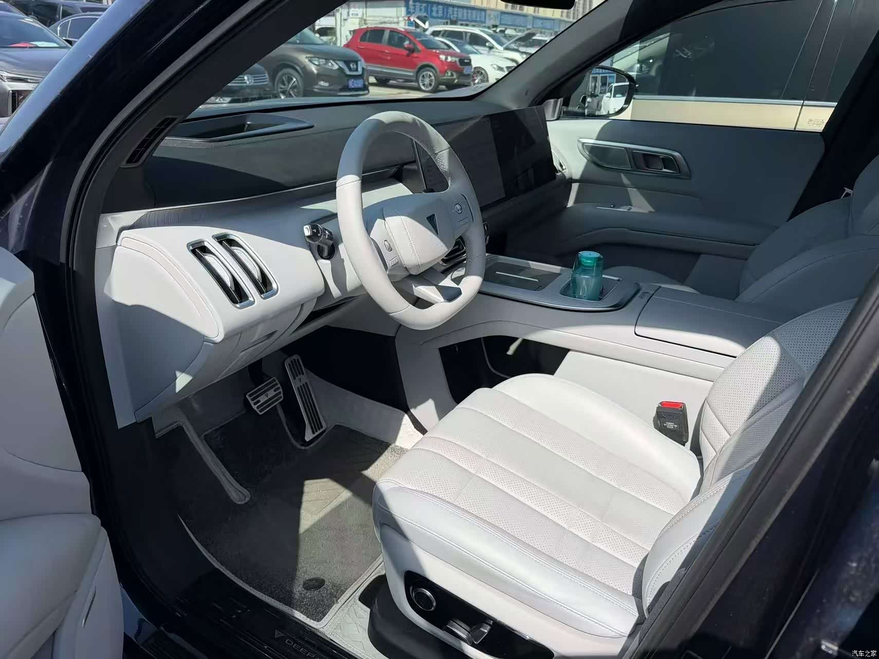 Deepal S09, 2025 4