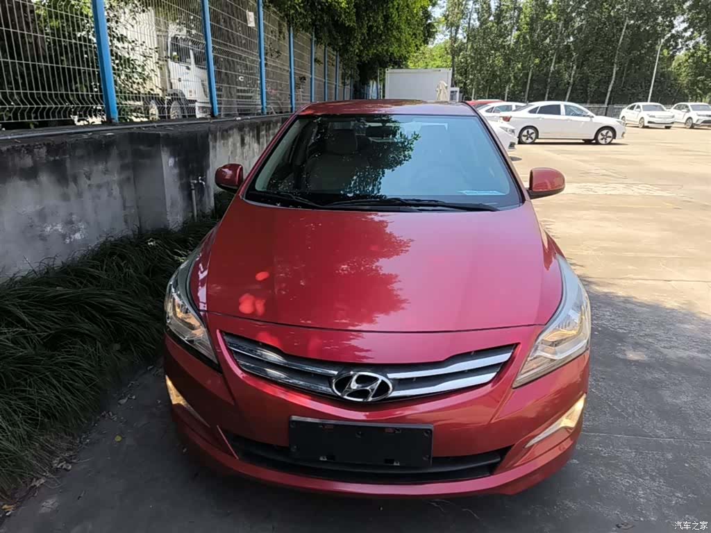 Hyundai GLS, 2015 3