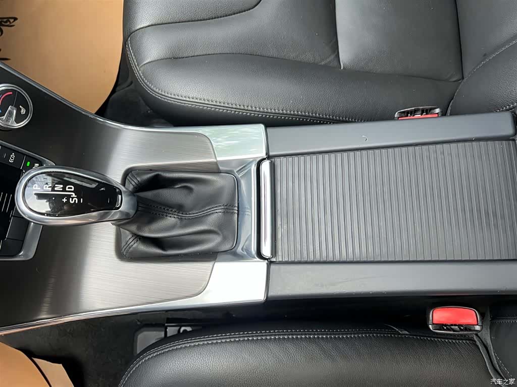 Volvo V60, 2015 13