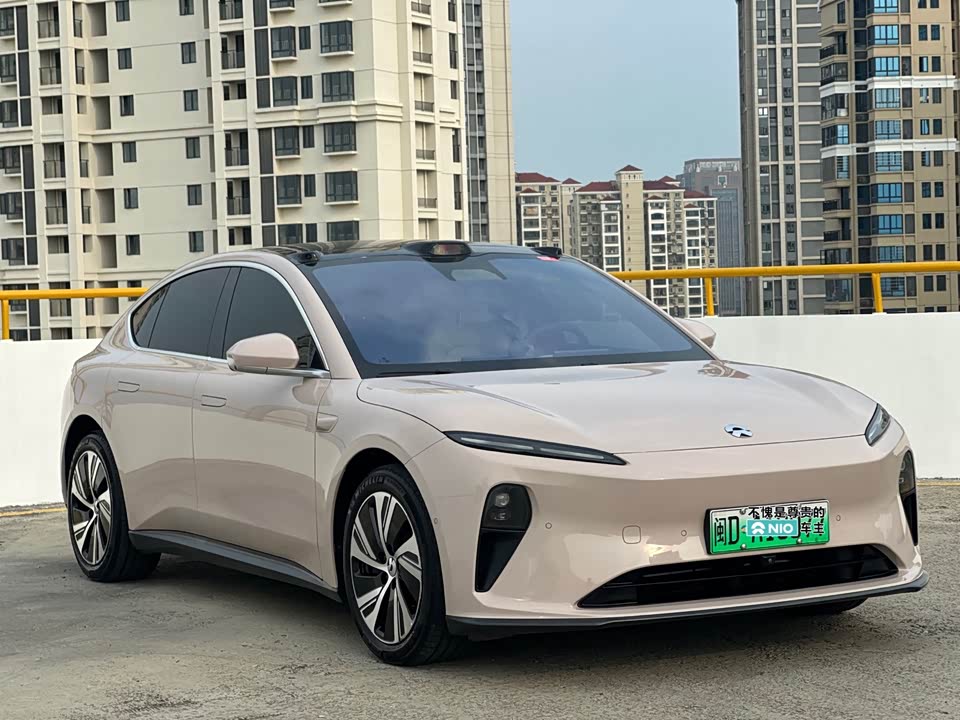 NIO ET5