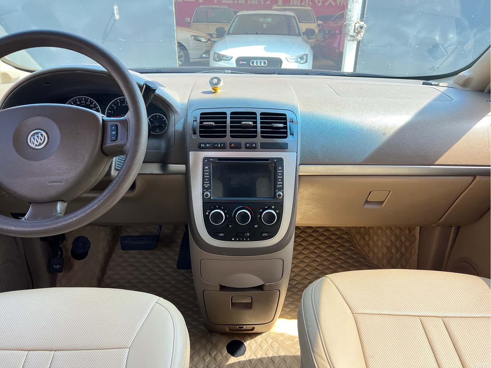Buick GL8, 2014 13