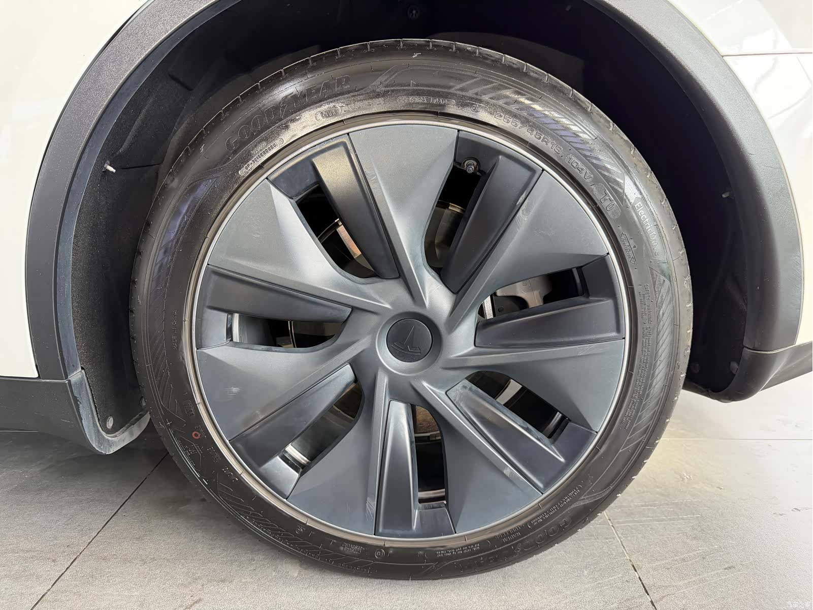 Tesla Model Y, 2024 20