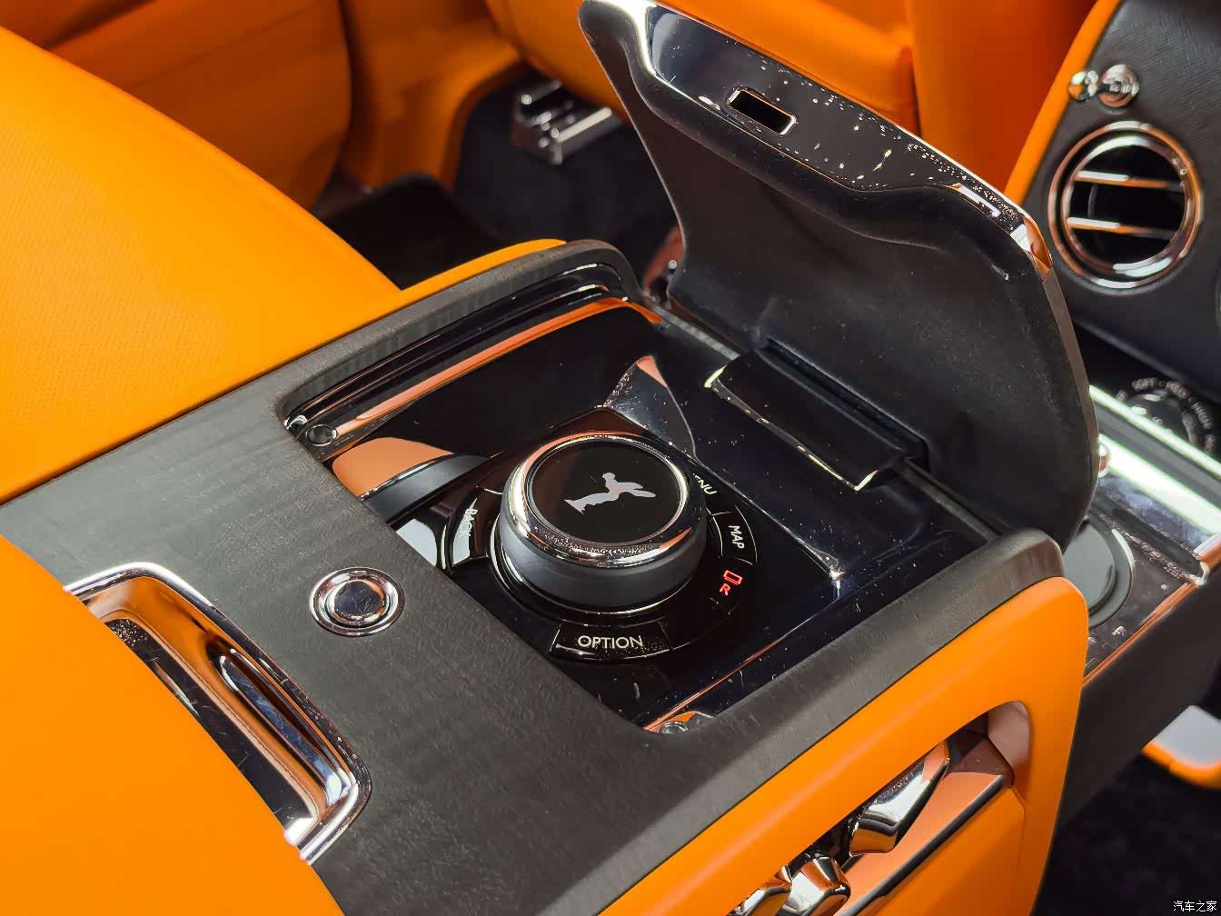 Rolls-Royce Cullinan, 2022 24