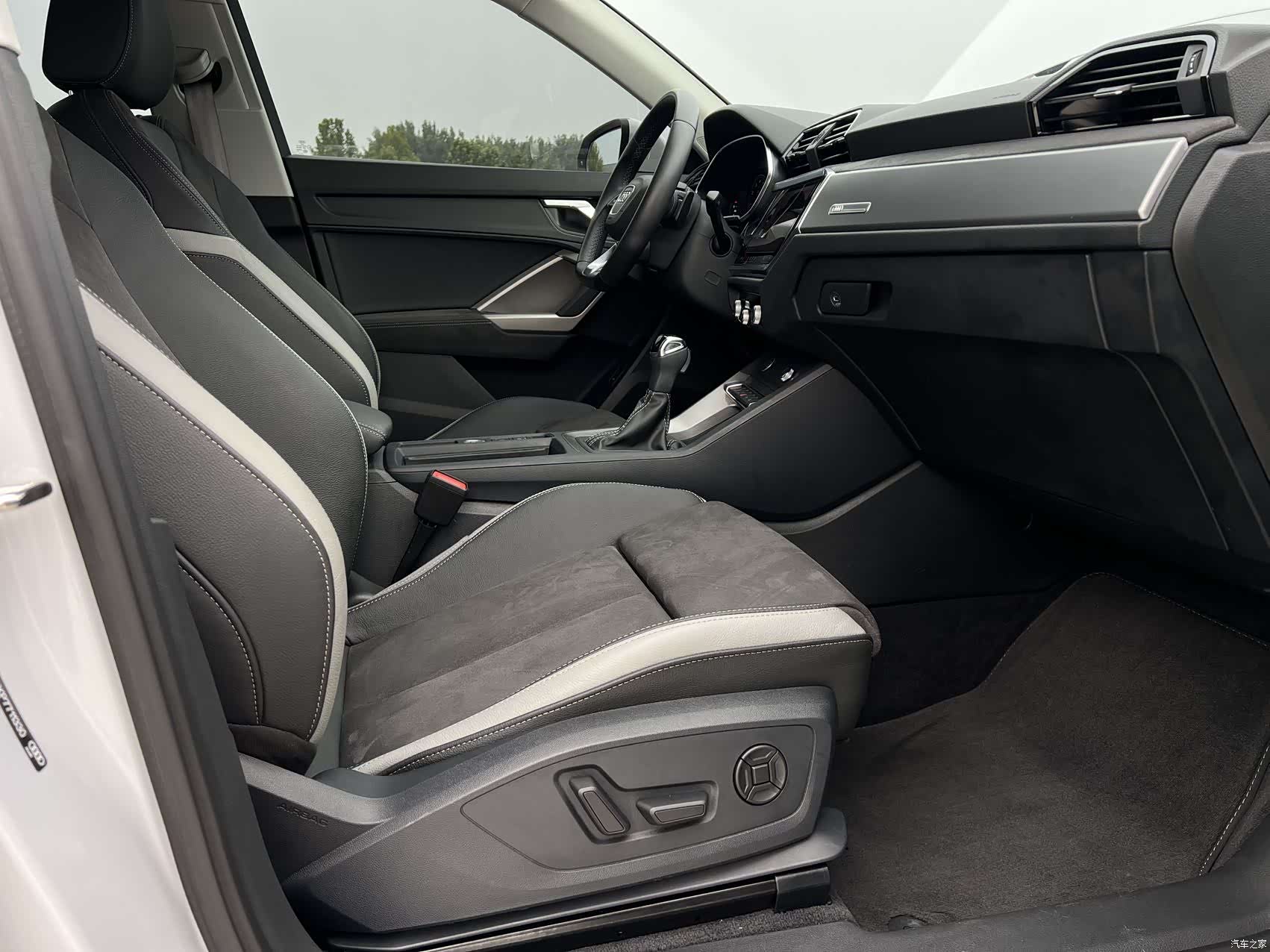 Audi Q3, 2023 11