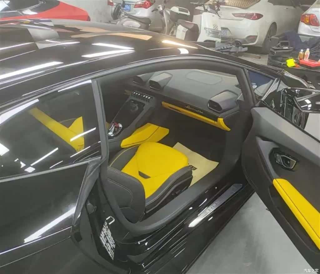 Lamborghini Huracán, 2023 10