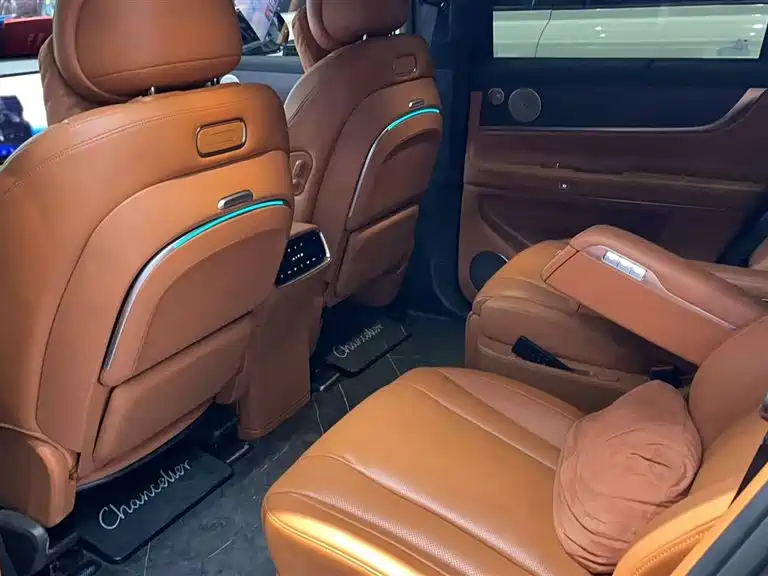 AITO Ask the world M9