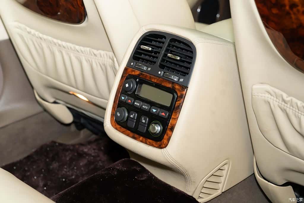 Jaguar XJ, 2006 16