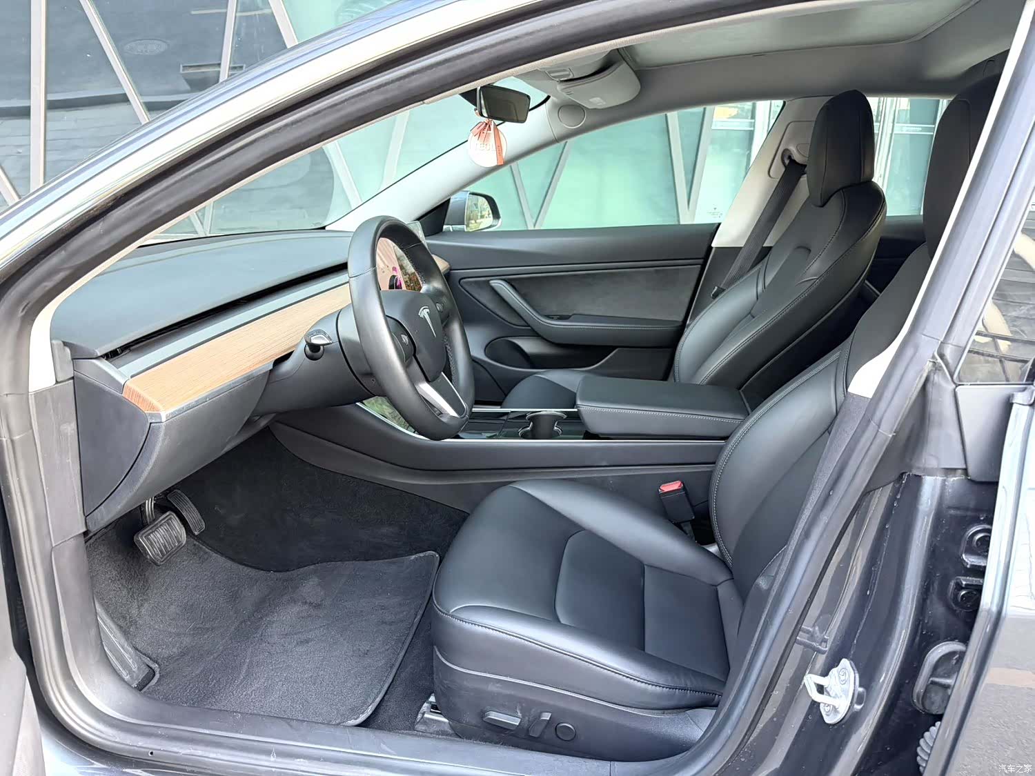 Tesla Model 3, 2020 7