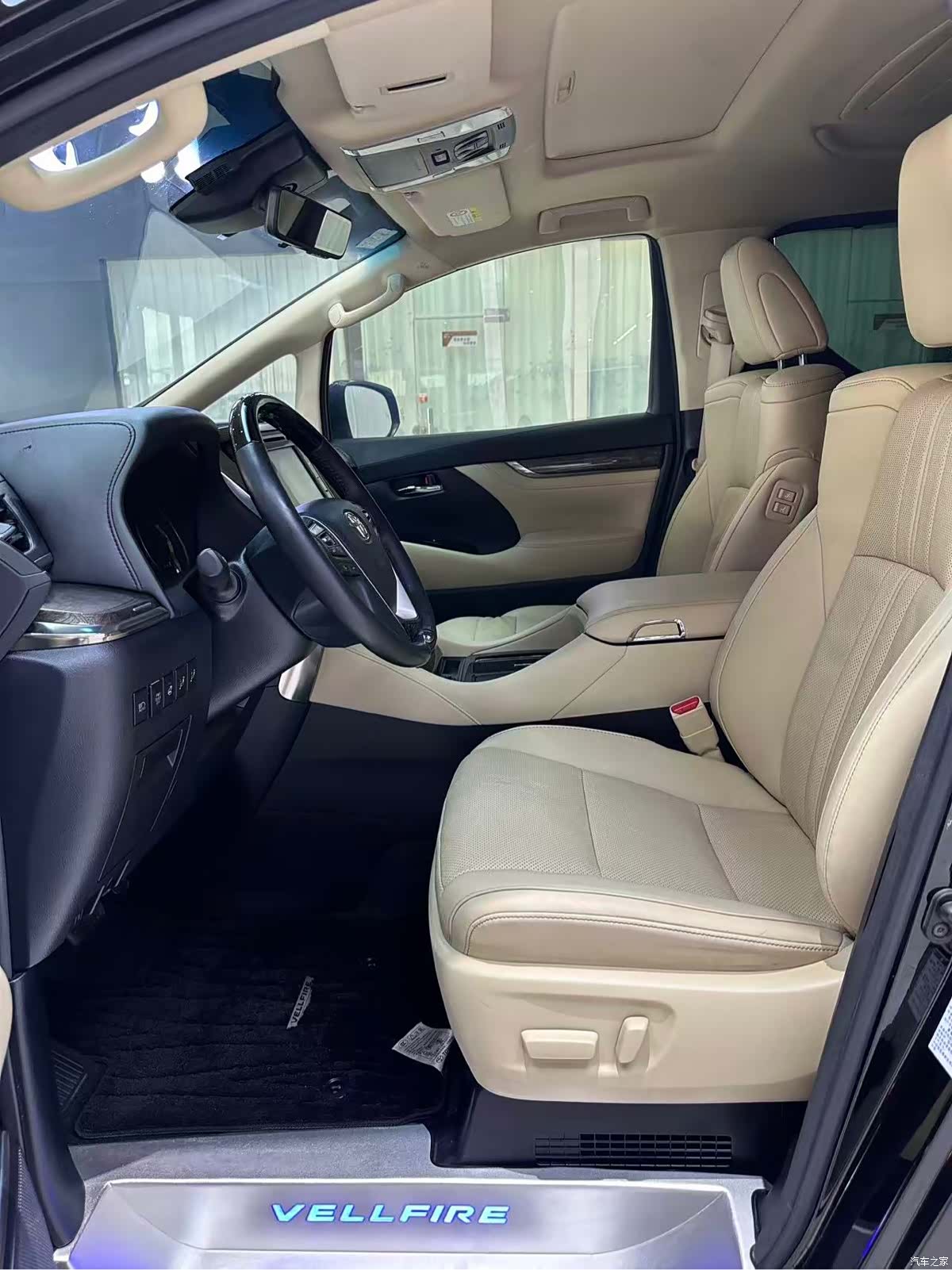 Toyota Vellfire, 2019 4