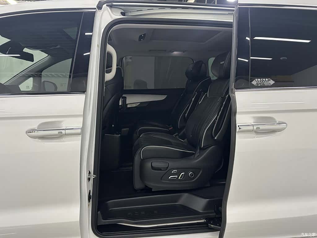 Roewe iMAX8, 2021 15