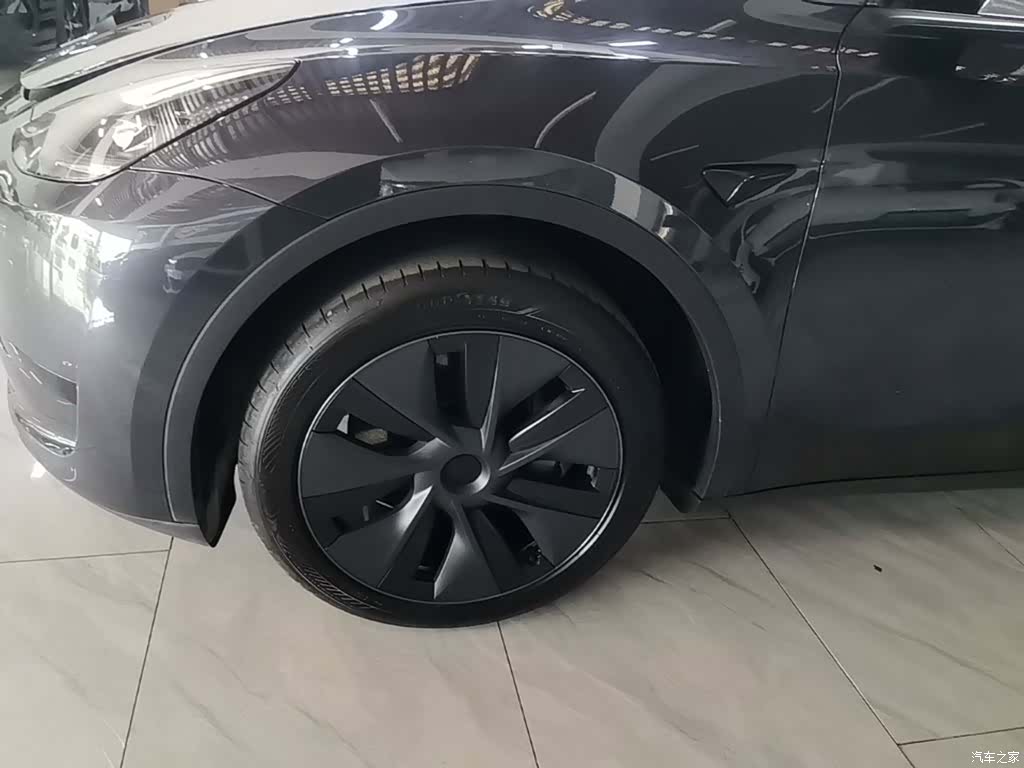 Tesla Model Y, 2024 23