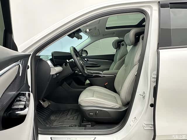 Buick E5, 2023 12