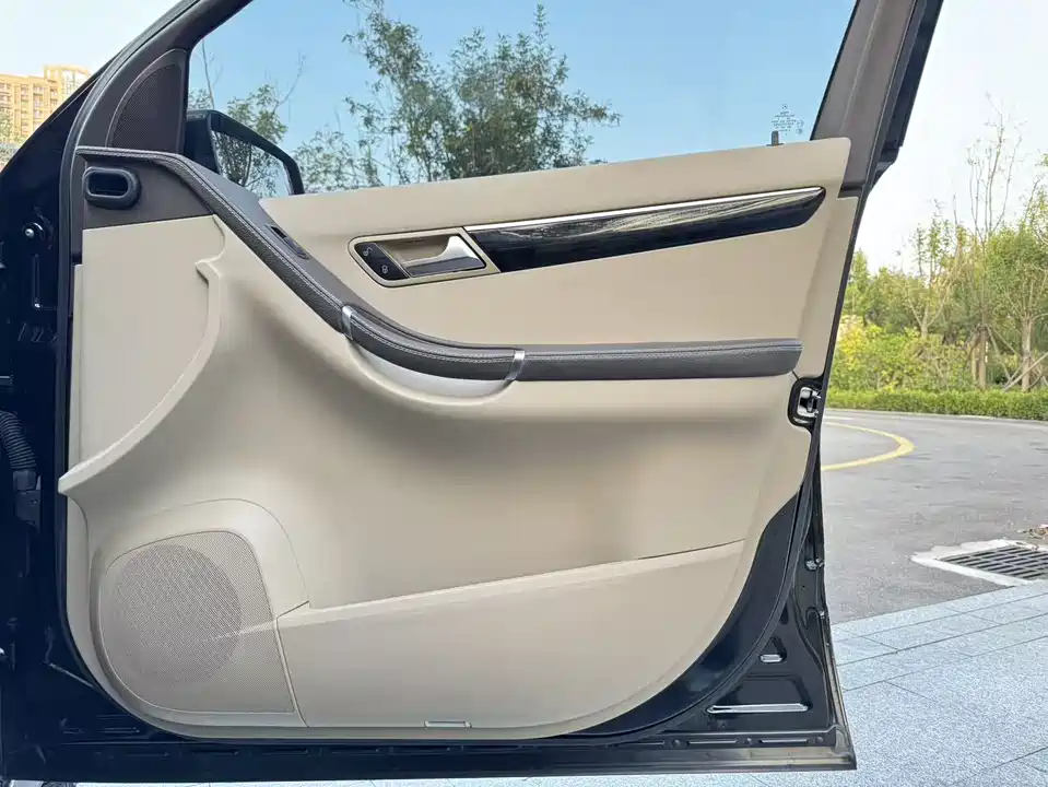 Mercedes-Benz R-class