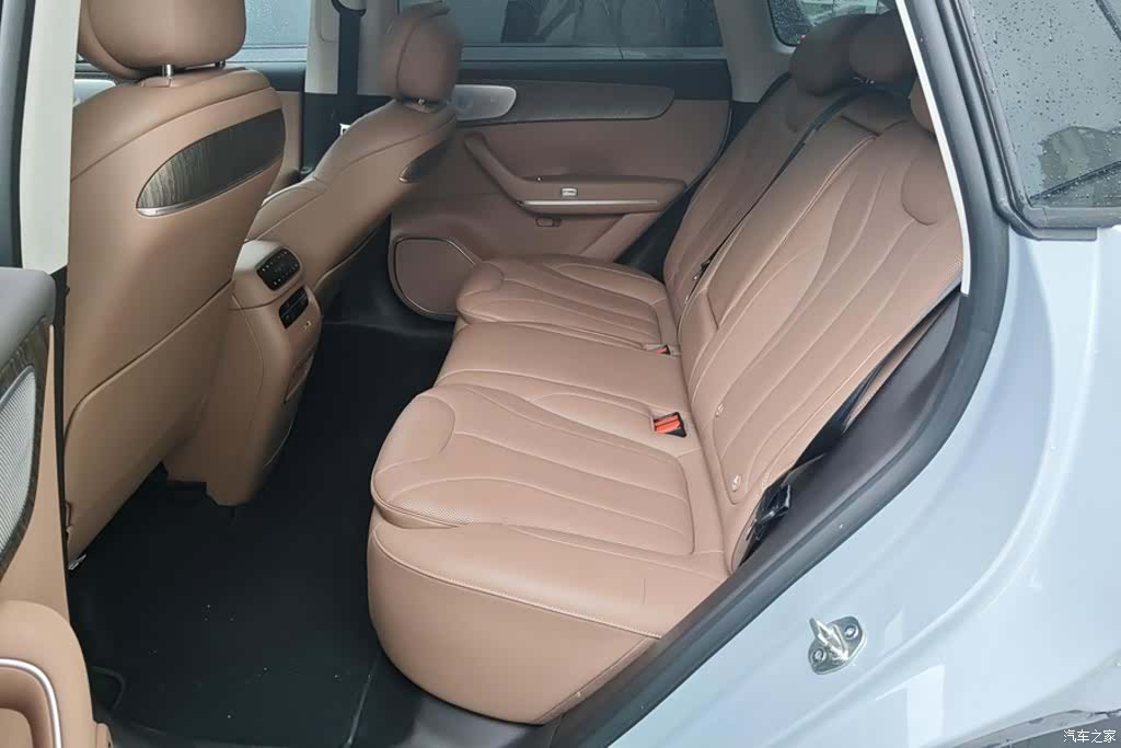 Leapmotor C11, 2025 11