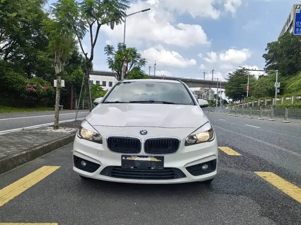 BMW 2 series station wagon