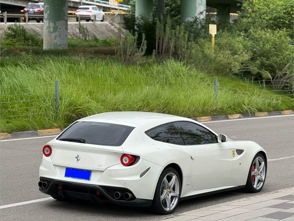 Ferrari FF