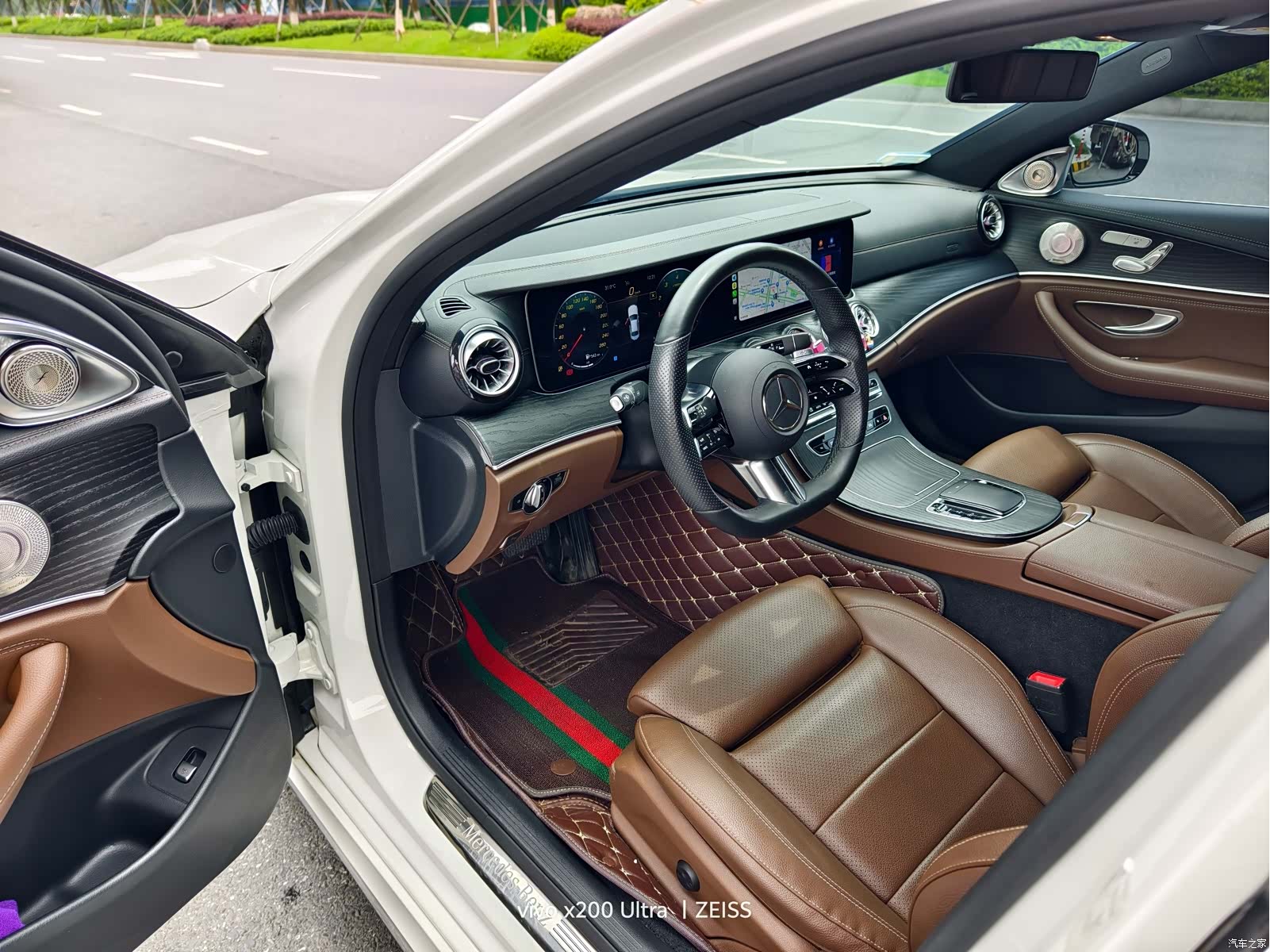 Mercedes-Benz E-Class, 2022 4
