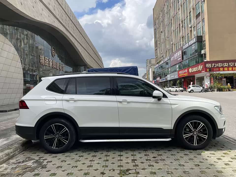 Volkswagen Tiguan L