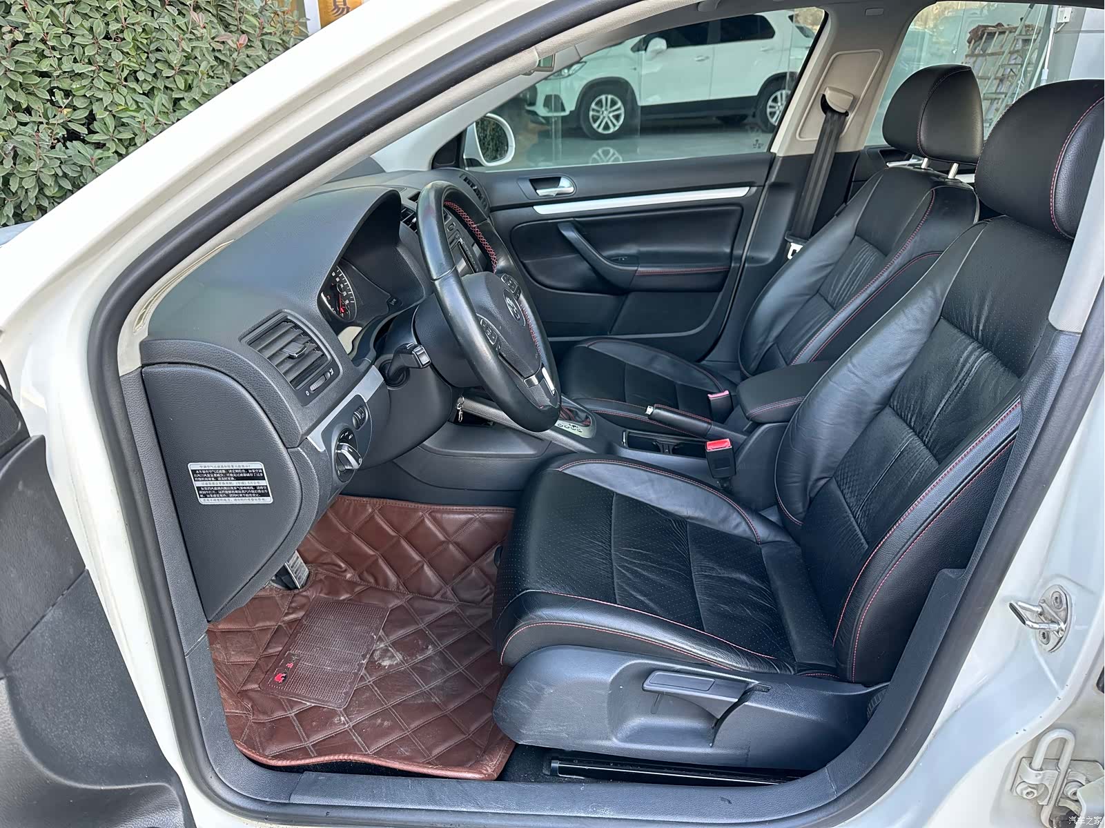 Volkswagen Sagitar, 2011 7